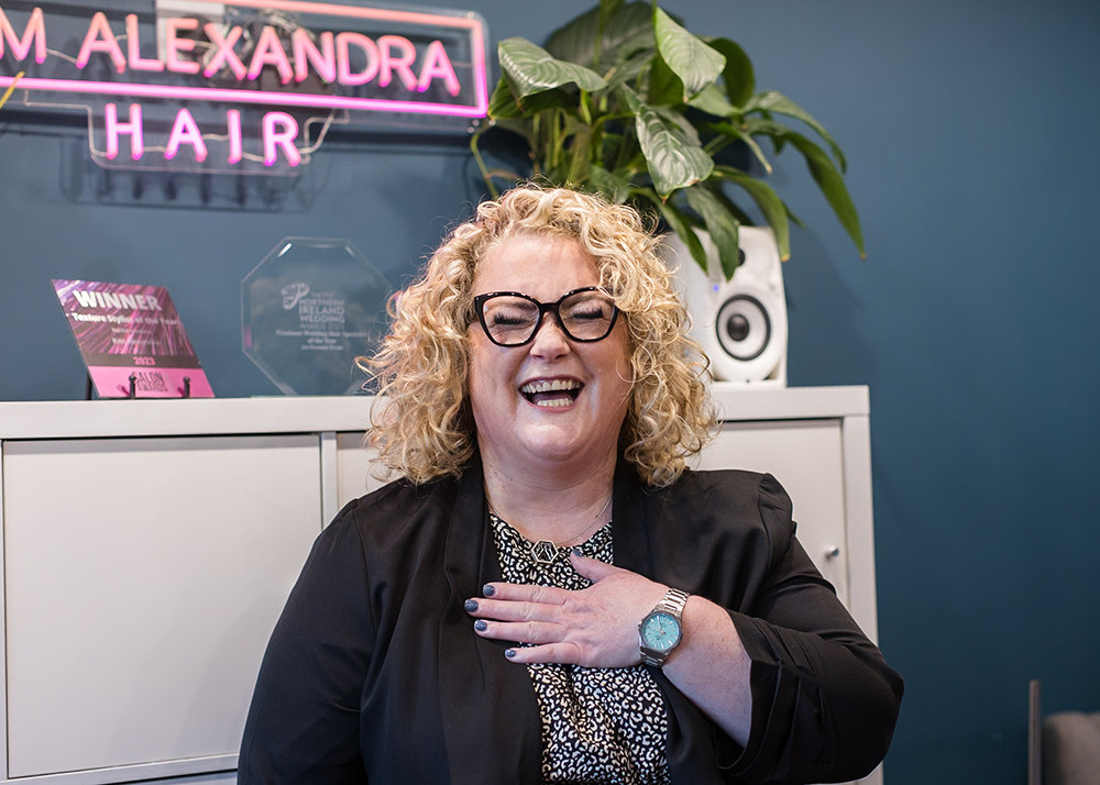 Kim Alexandra in salon