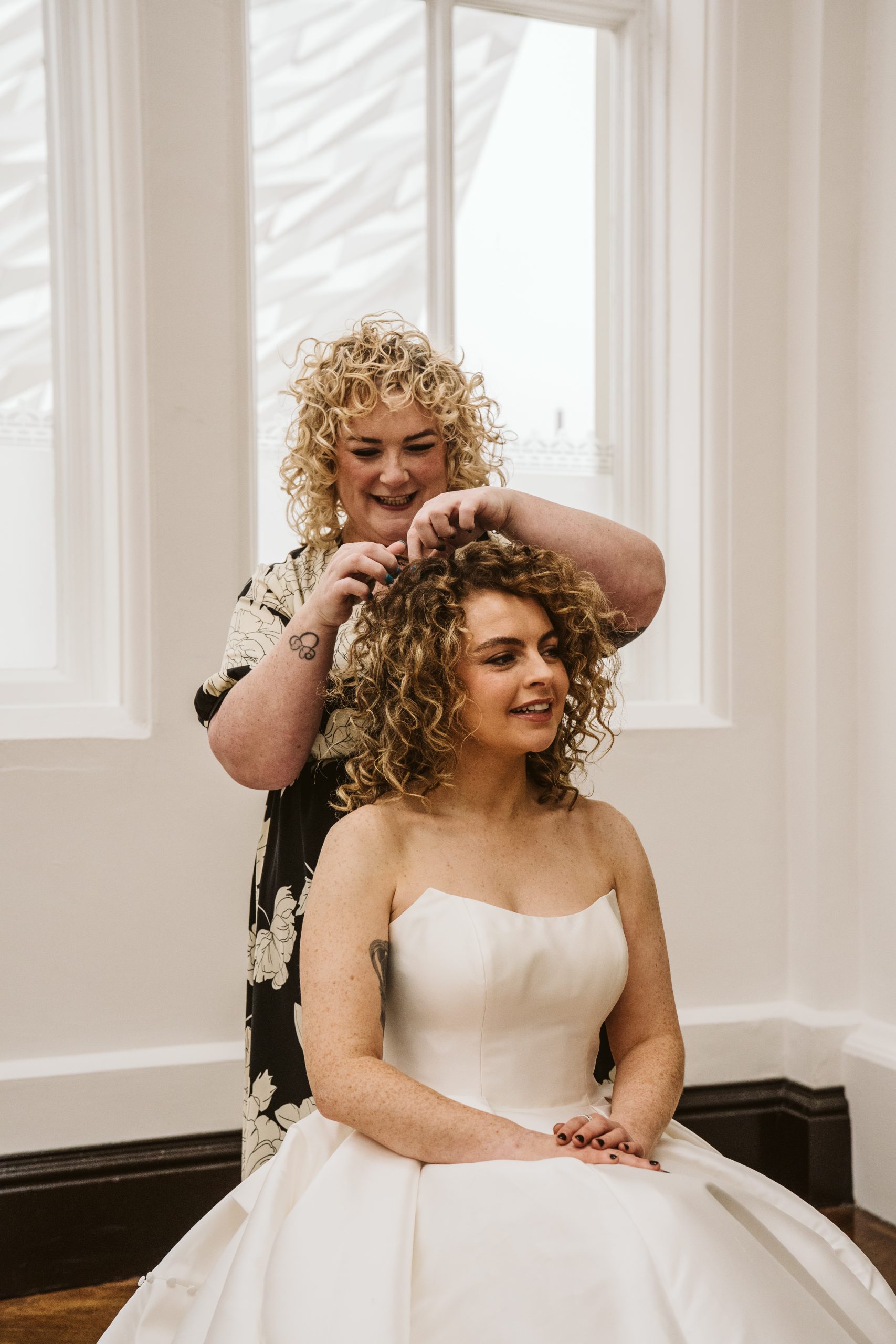 Kim Alexandra styling bridal curls